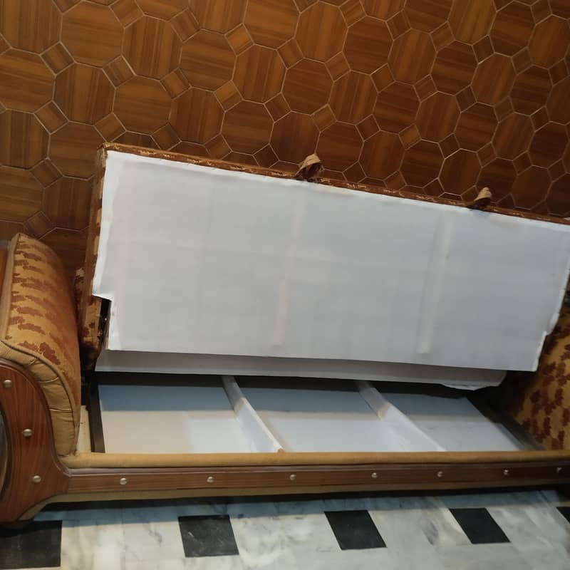 Sofa combed 2, or washing machine 6