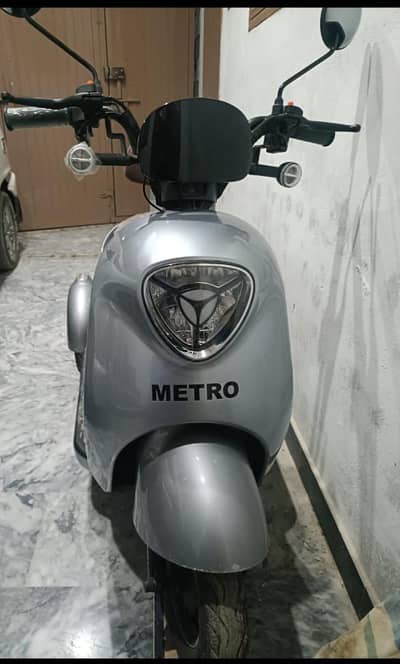 Metro A7 Electric Scooty Three Wheel Neat & Clean For Sale