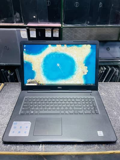 Dell Inspiron 17 3000 core i5 10th gen / 8gb ram 256gb ssd 2gb card