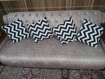 5 seater  good condition