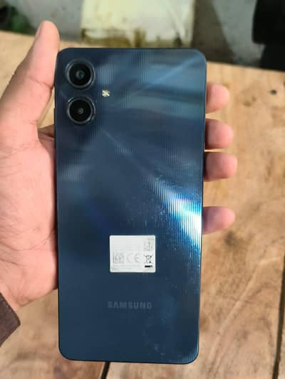 4/128 Samsung a06 8/10