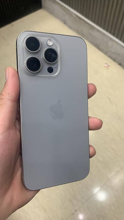 IPHONE 15 PRO MAX 256 FACTORY UNLOCK NON PTA 86%  9.5/10 NATURAL TITAN