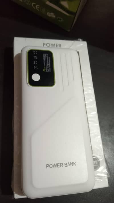 New Fast Charging Power Bank With LED Display Box Pack