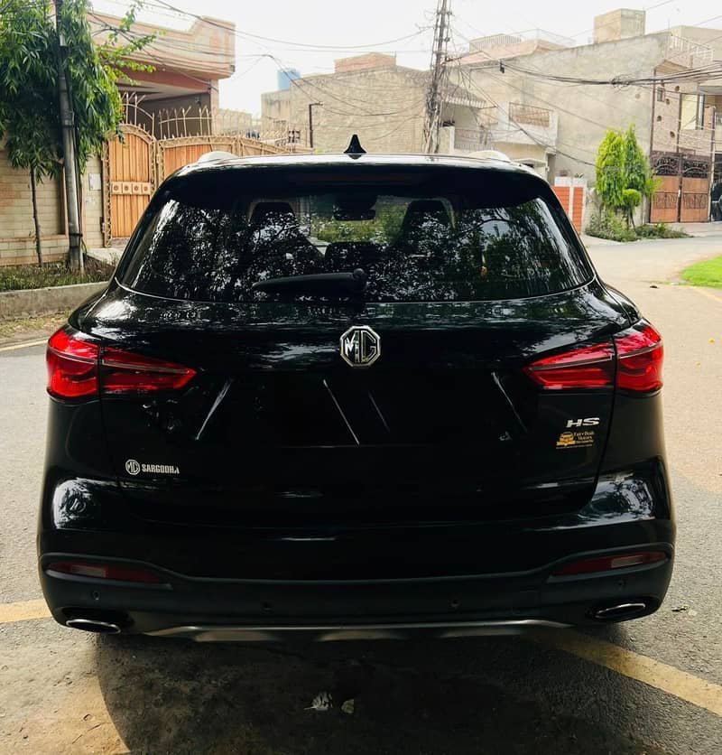 MG HS 2021 11