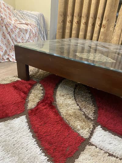 Wood drawing room table with mirror
