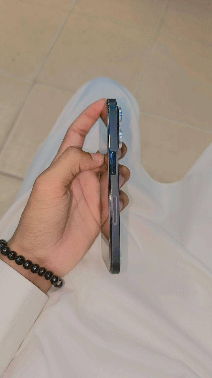 iphone 14 pro 2