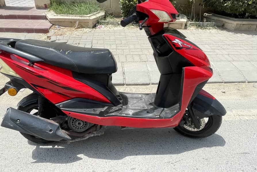 Automatic Scooty 49 cc 2