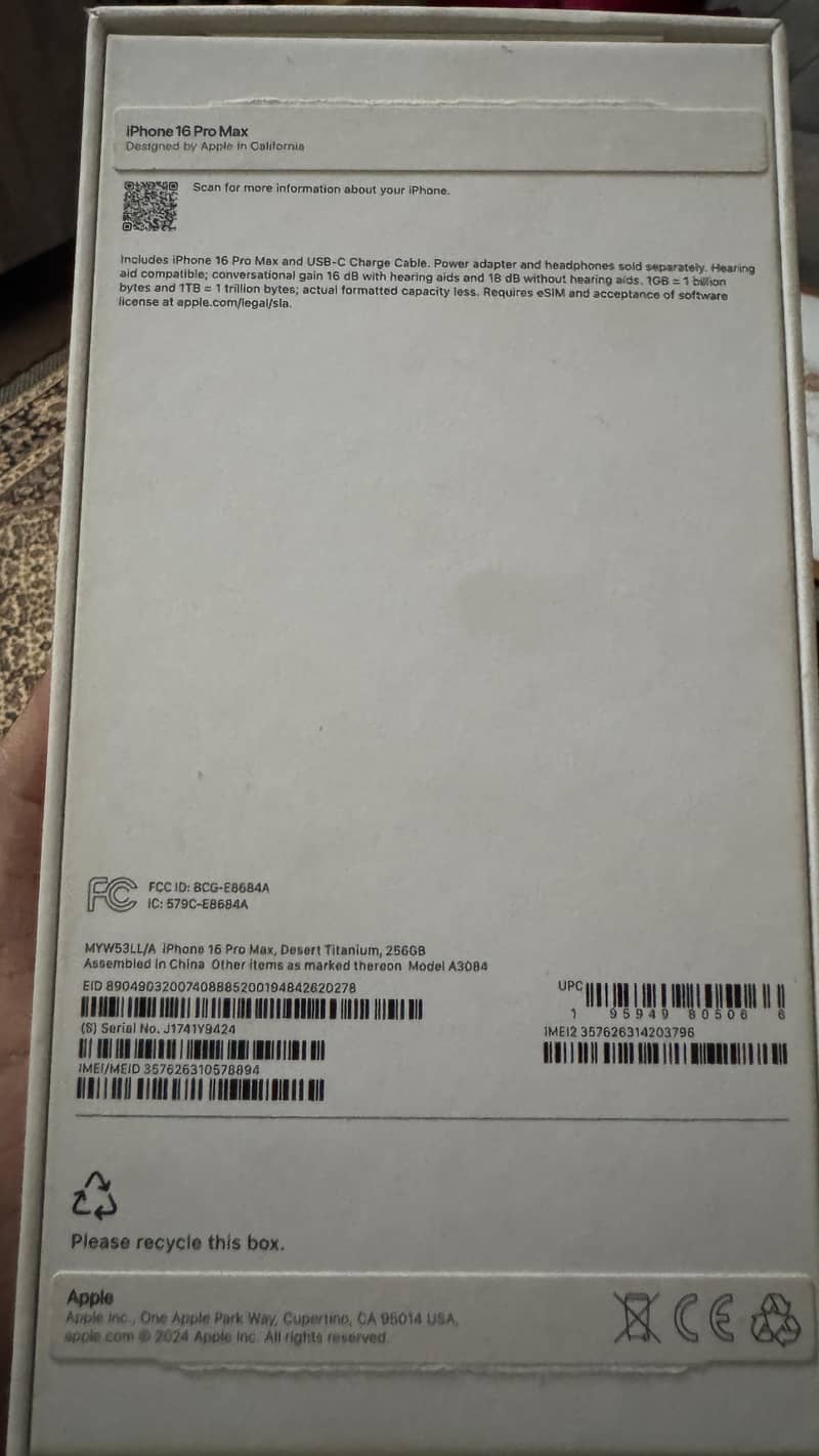 Apple iPhone 16 Pro Max 1