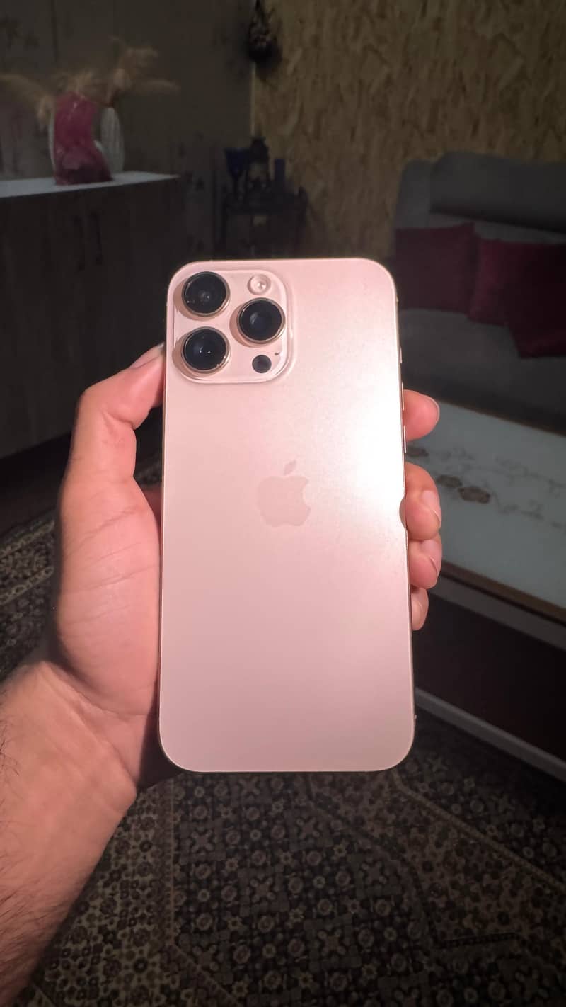 Apple iPhone 16 Pro Max 3