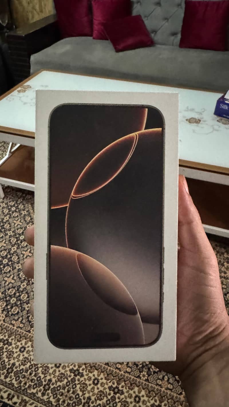 Apple iPhone 16 Pro Max 4