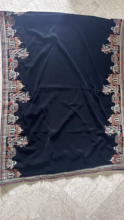 Velvet shawl