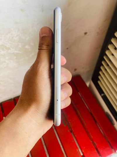 IPhone XR urgent  mdm sale exchange possible 11,12 or best android
