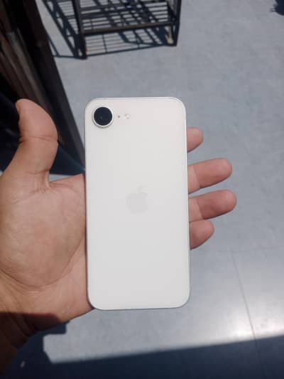 iphone 16e 128Gb 170 Cycle Count