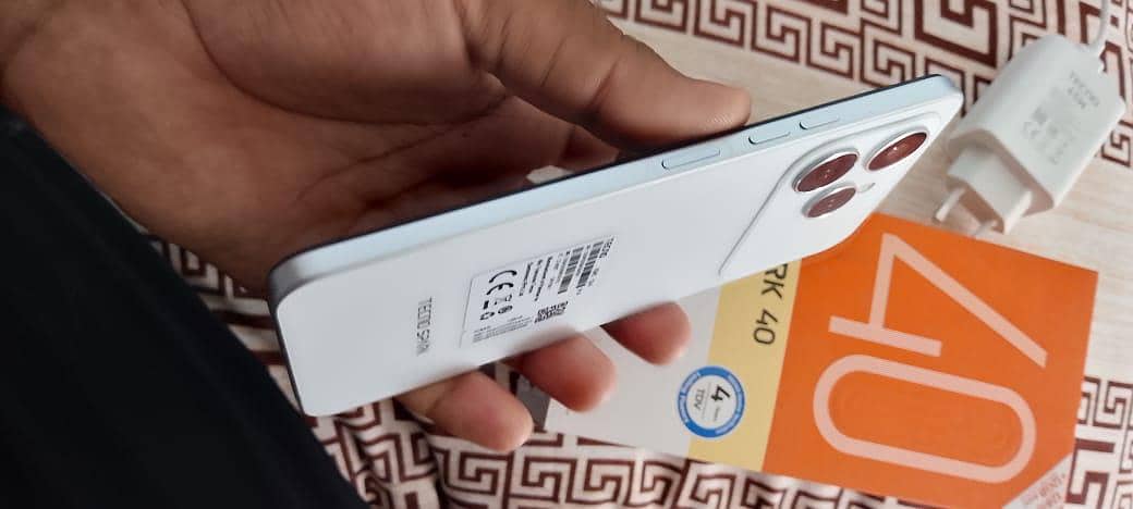 Tecno spark 40 4