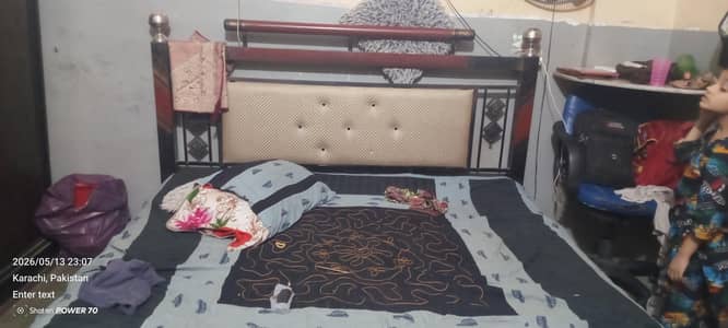 ائرن کا فرنیچر ڈبل بیڈ الماری ٹو ڈور ڈیوائڈر تھری ڈور