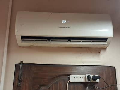 Changhong Ruba 1.5 Ton DC Inverter – Heat & Cool – 10/10 Condition