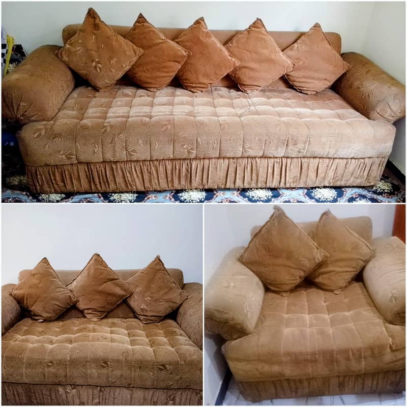 3x SOFAS SETS WITH 2x TABLES 0