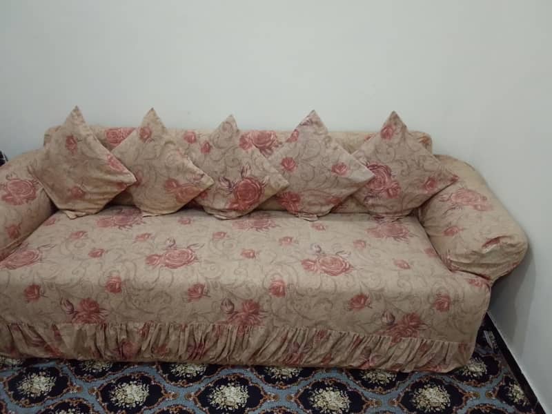 3x SOFAS SETS WITH 2x TABLES 3
