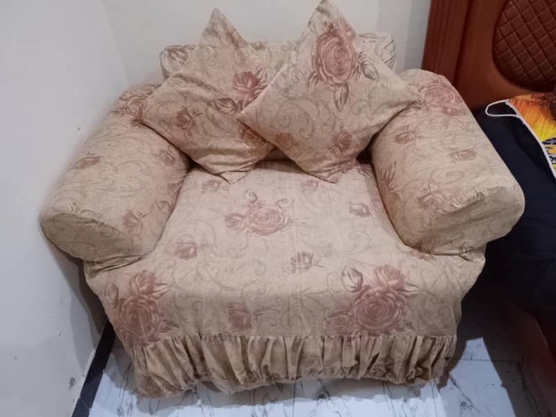 3x SOFAS SETS WITH 2x TABLES 5