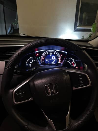 Honda civic oriel ug