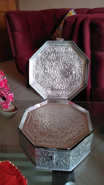 old antique indian mughal era with indian printed pandan and Tefhandan