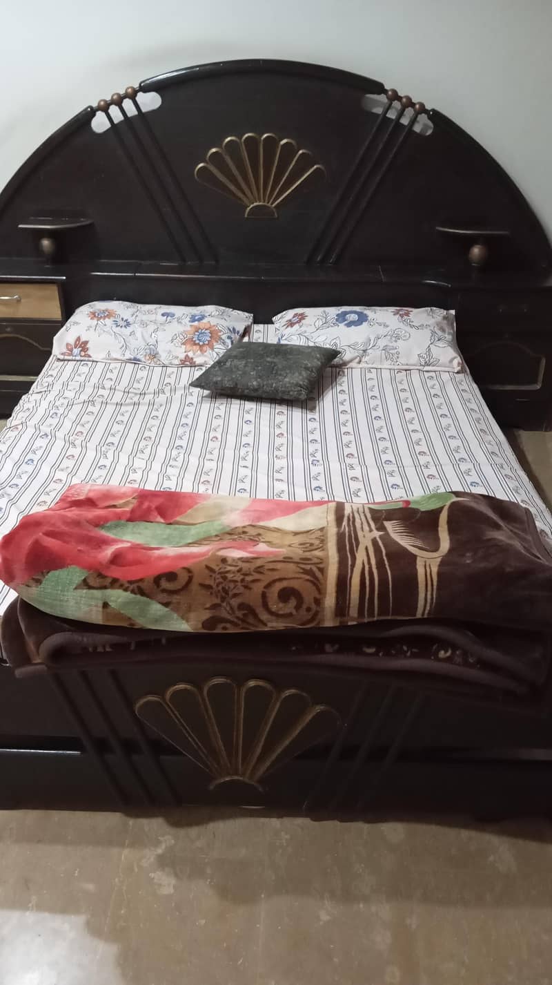 Double Bed 0