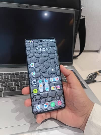 Vivo V30