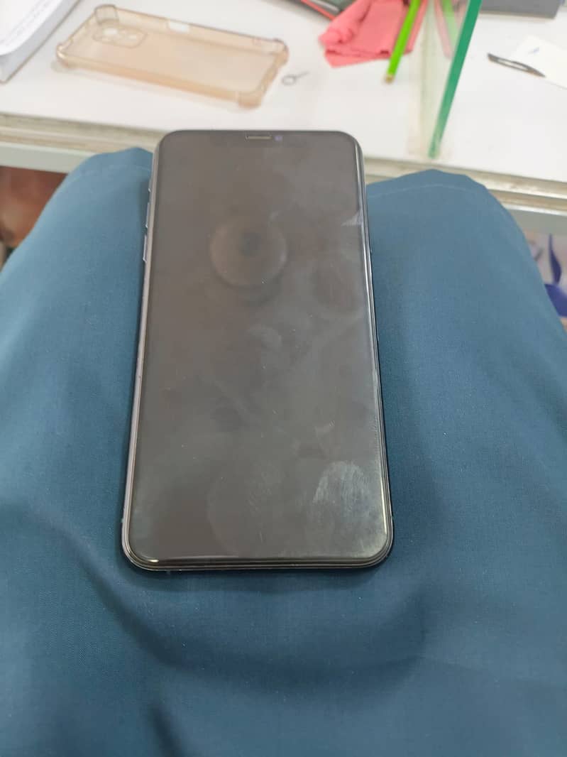 Iphone 11 pro max 6