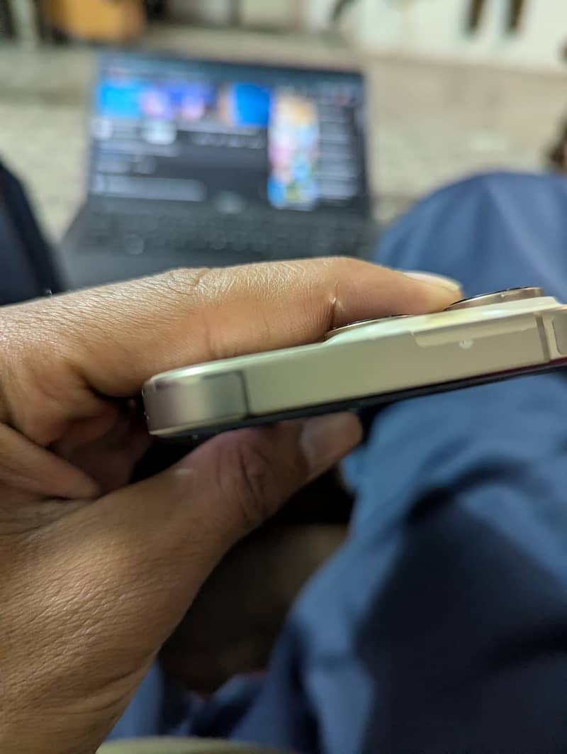 Iphone 16 pro 3