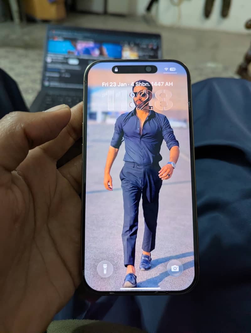 Iphone 16 pro 4