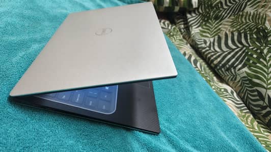 Dell i5 8gen 16GB 256