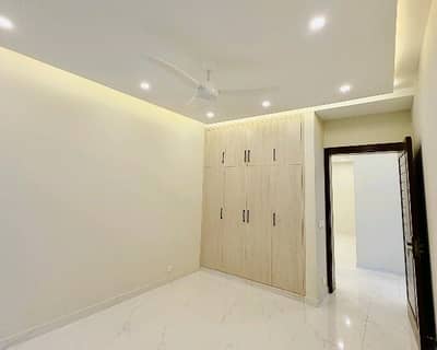 10 Marla House For sale In E-11/3