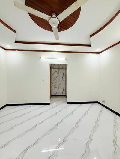 7 MARLA BOULAWARD BACK HOUSE FOR SALE