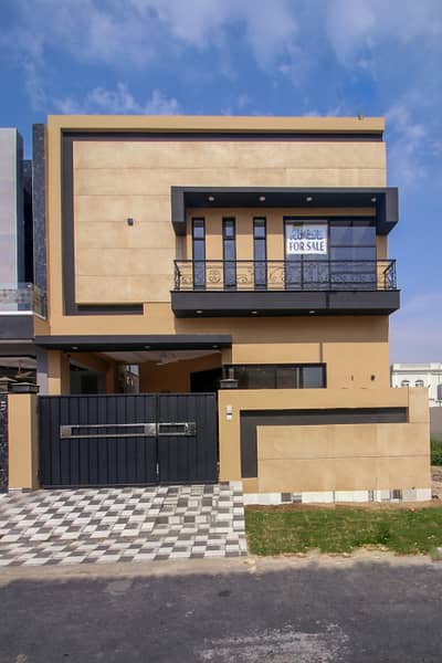 100% Original Ad - 5 Marla Brand New Architectural Masterpiece House For Sale