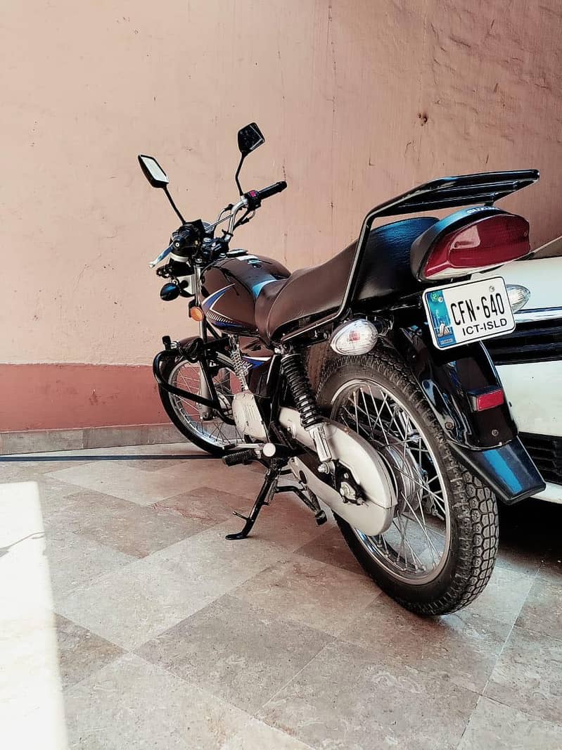| Suzuki | GS 150 | Model 2023 | Condition 10/10 | 1