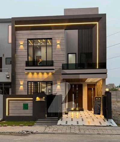 5 Marla Modern House For Rent In Bahria Town Lahore