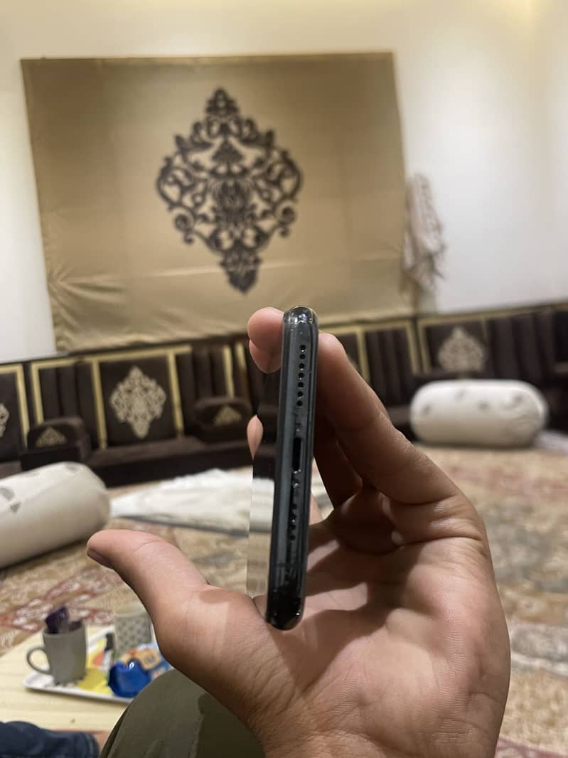 iPhone 11 Pro Max 3