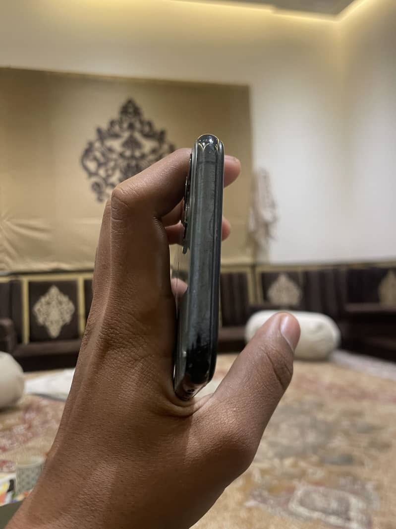 iPhone 11 Pro Max 5