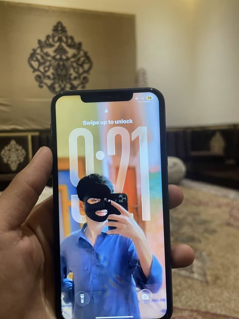 iPhone 11 Pro Max 12
