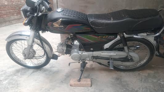 honda70c21model new all genuine tyre new urgent sale