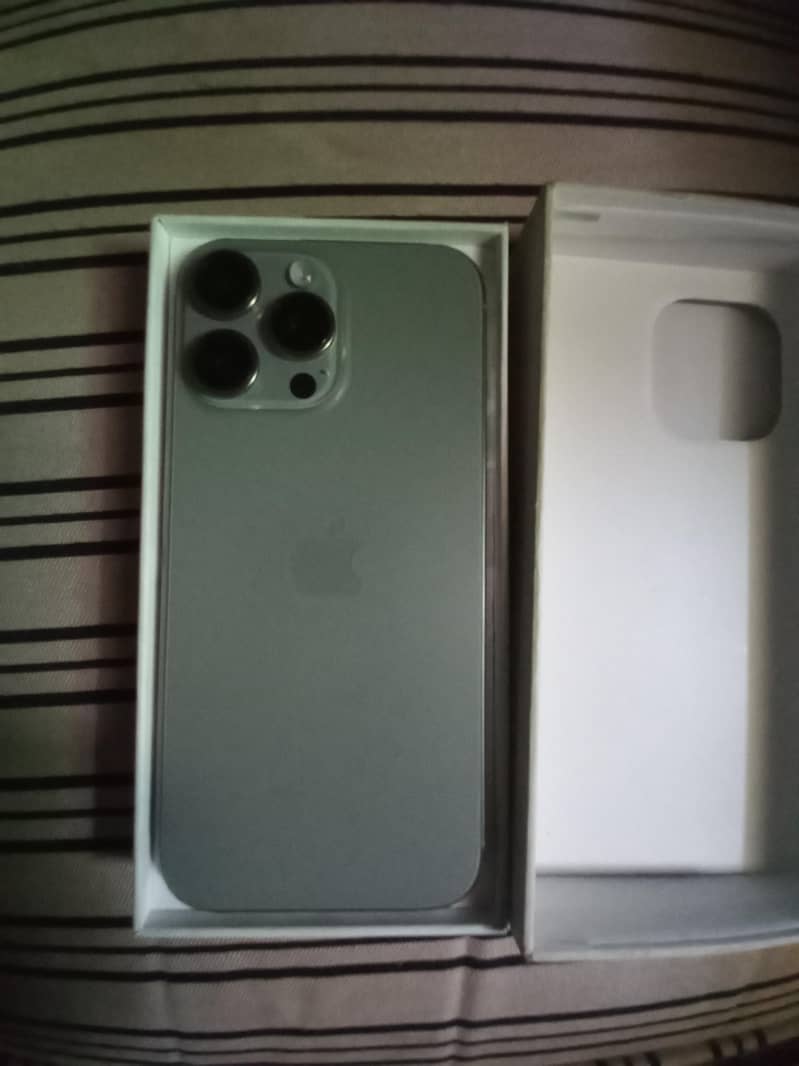iPhone 16 Pro max 0