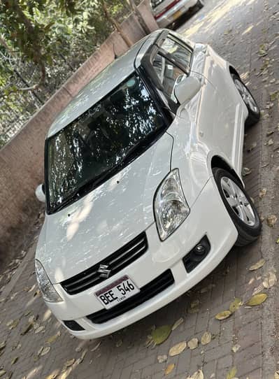 Suzuki Swift DLX 1.3 2015 ABS.