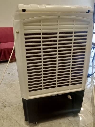 Room cooler in good condition contact on this +92 309 2290468