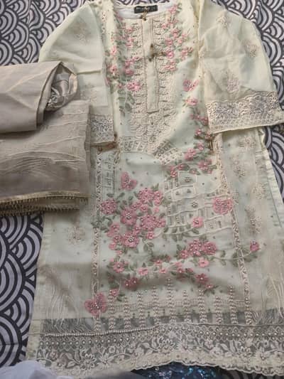 shalwar kameez and duppata