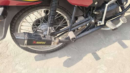 one month used akrapovic exhaust