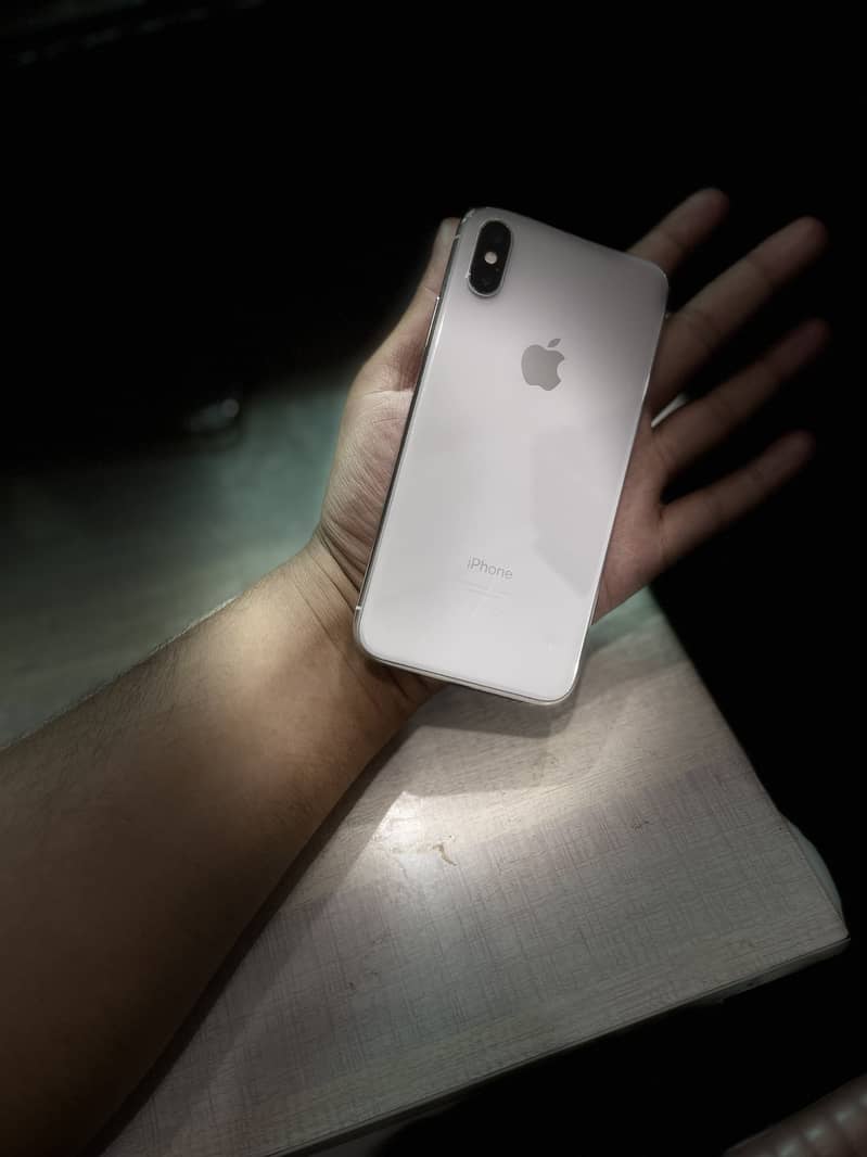 Apple iPhone X 3