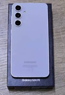 Samsung Mobile S24 fE