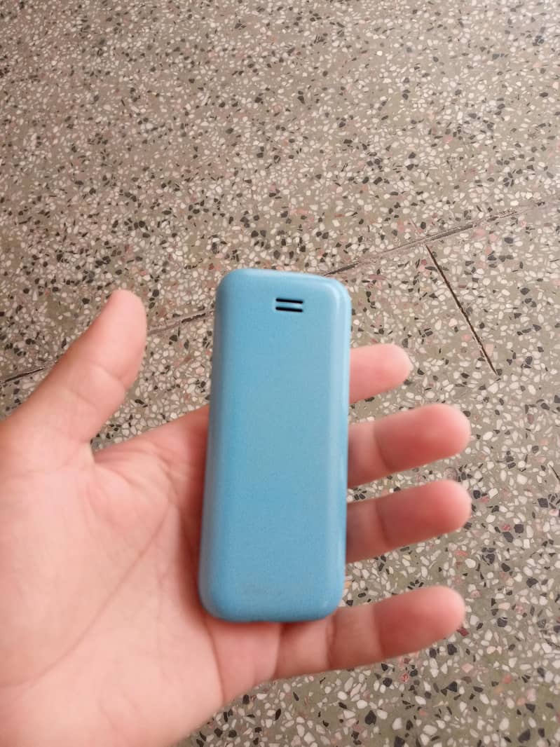 Q Mobile 1