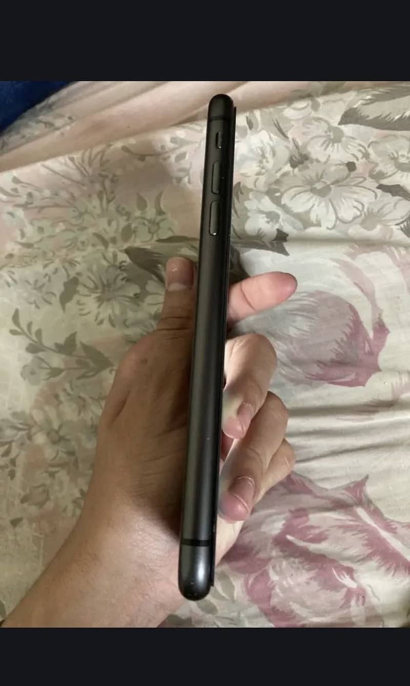 iPhone 11 5