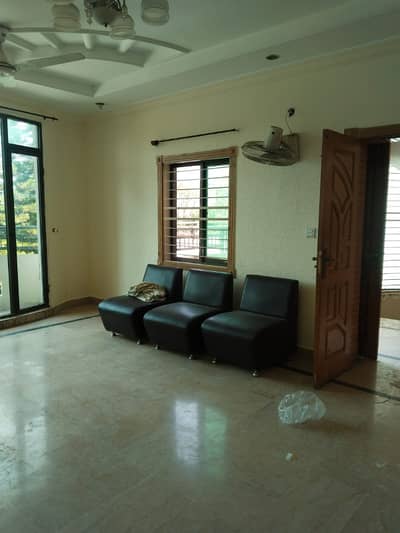 open face 14 Marla Upper Portion in a prime location of Islamabad orignal pic
